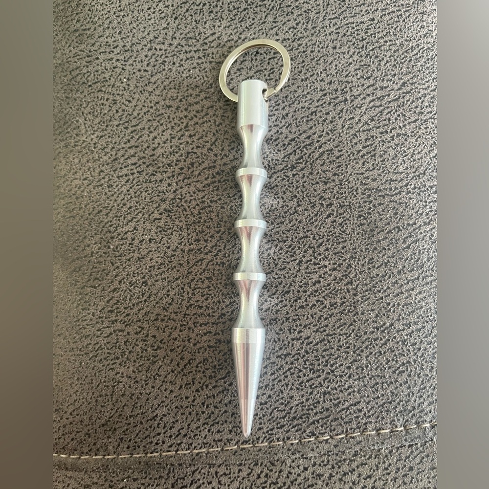Silver kubaton keychain NIP*